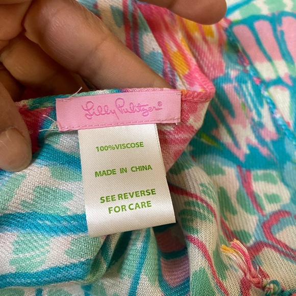 Lilly Pulitzer scarf - Picture 2 of 7